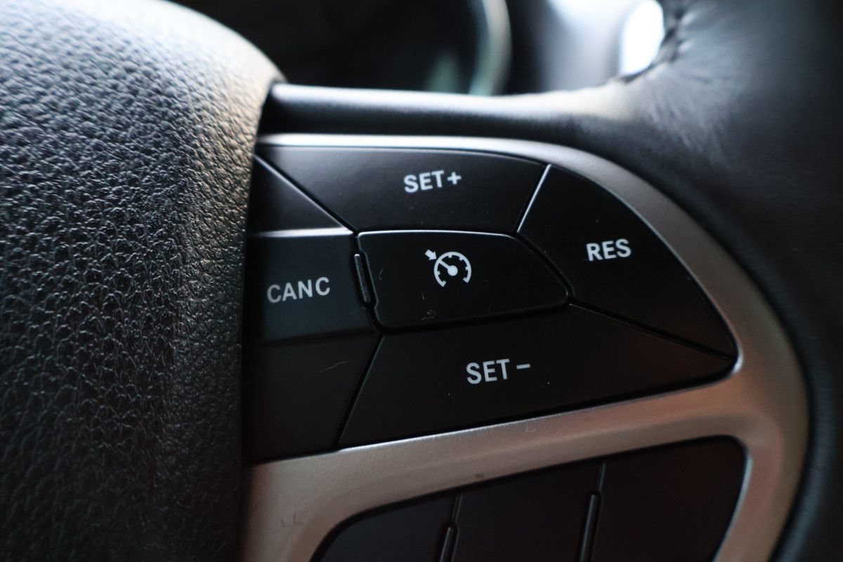 Used 2018 Jeep Grand Cherokee Limited AWD/4WD image 20