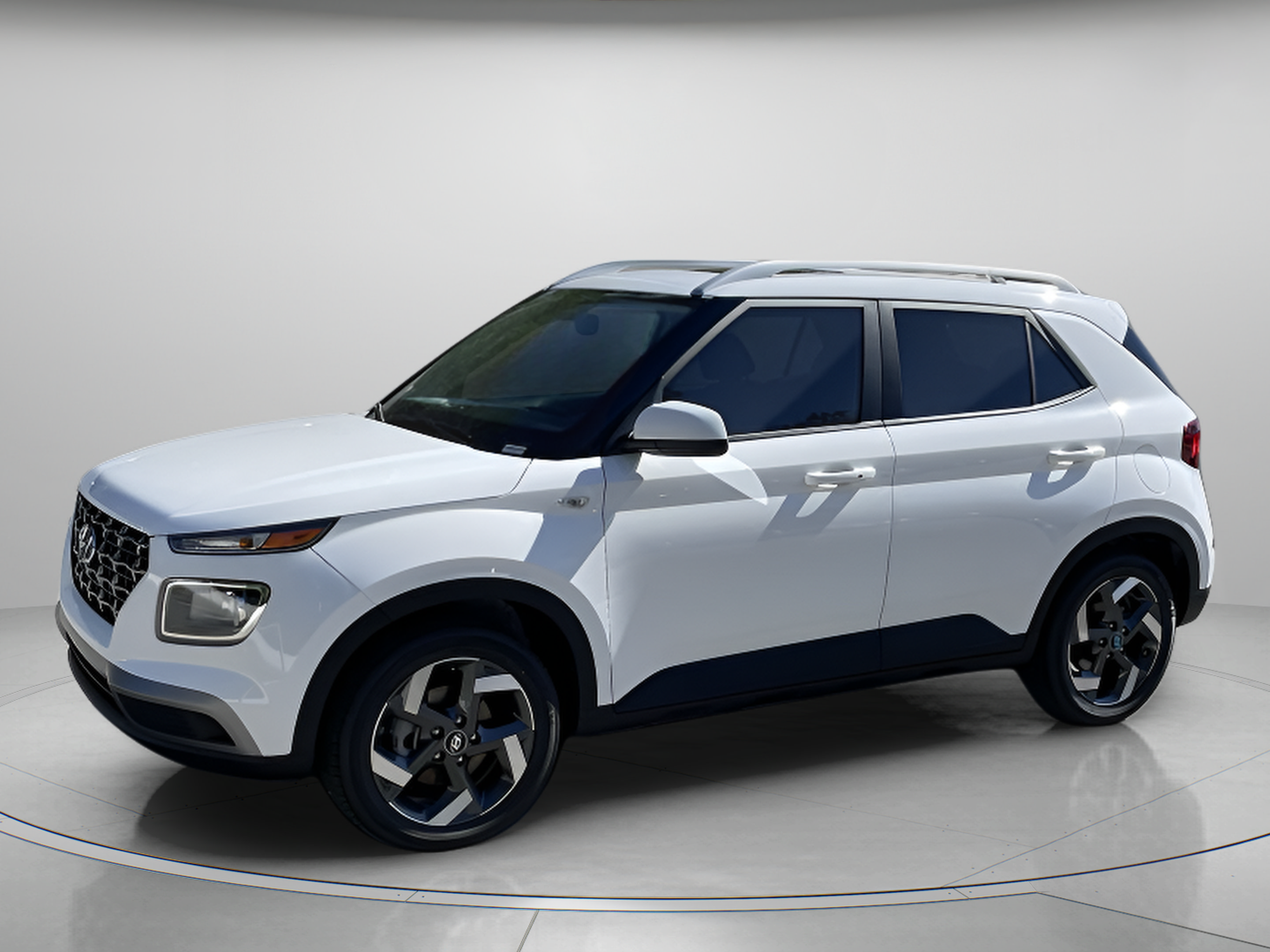 Certified 2026 Hyundai Venue SEL FWD image 2