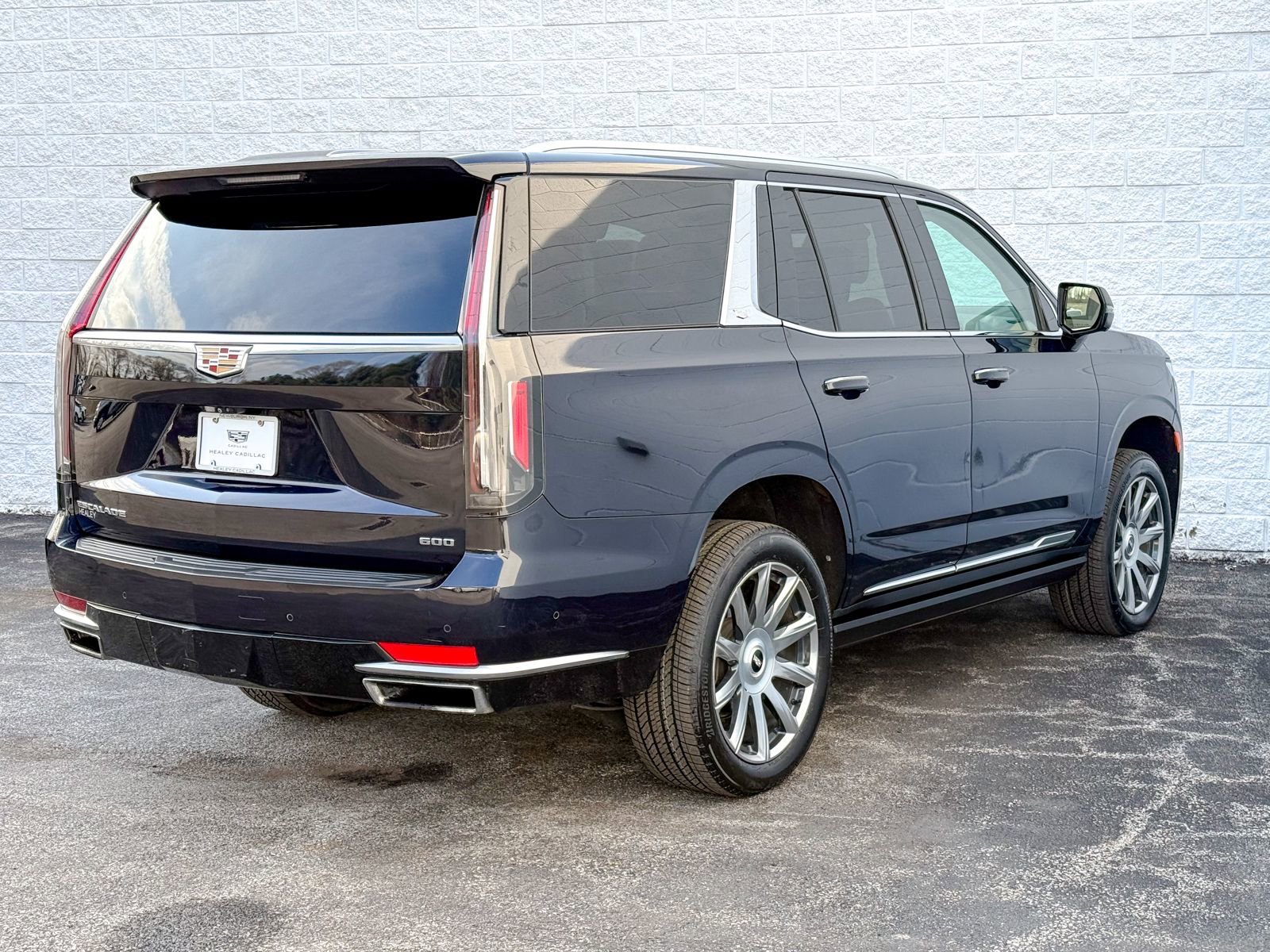 Used 2021 Cadillac Escalade Premium Luxury Platinum image 9