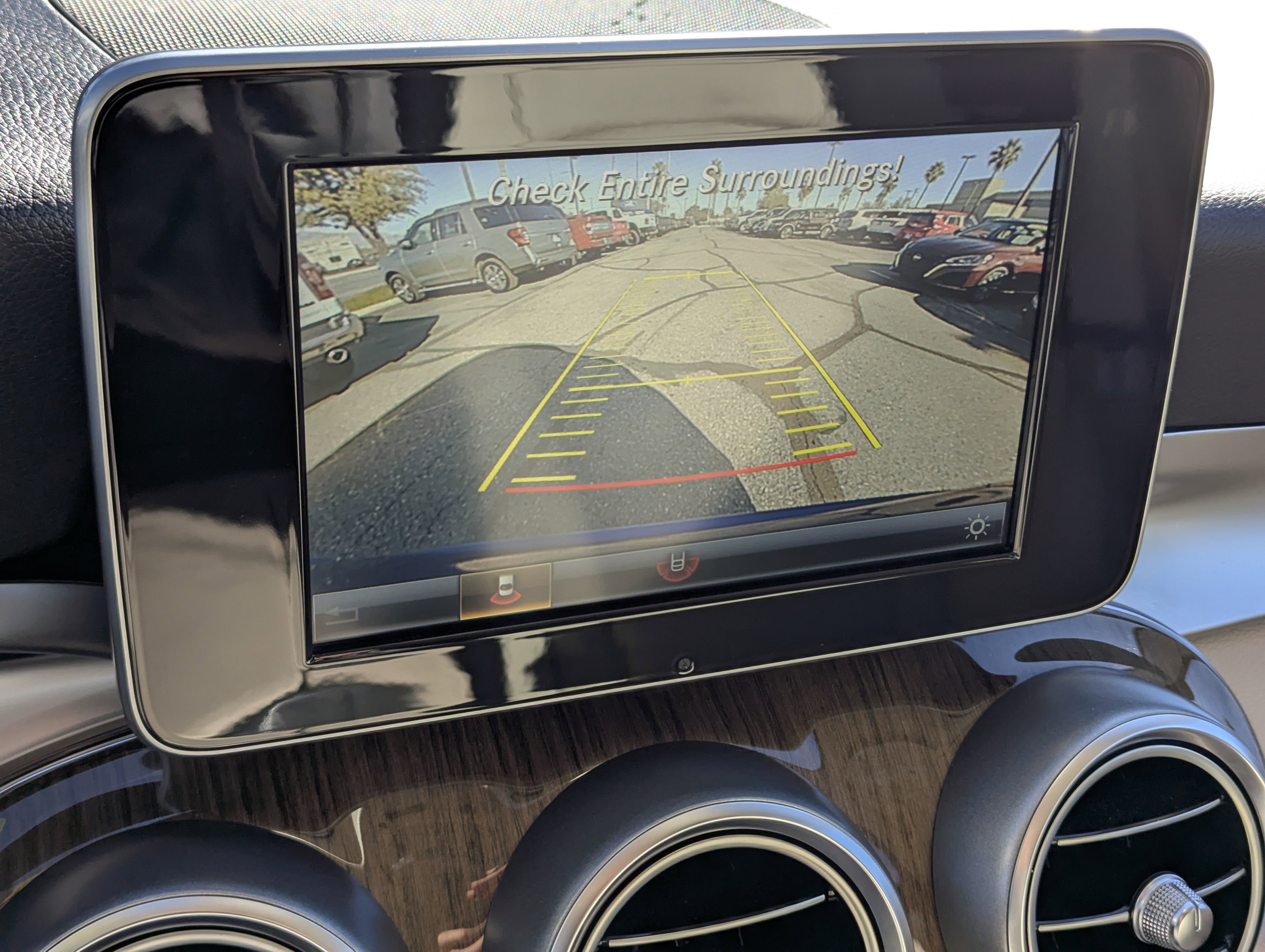 Used 2018 Mercedes-Benz GLC 300 w/ Premium Package image 11