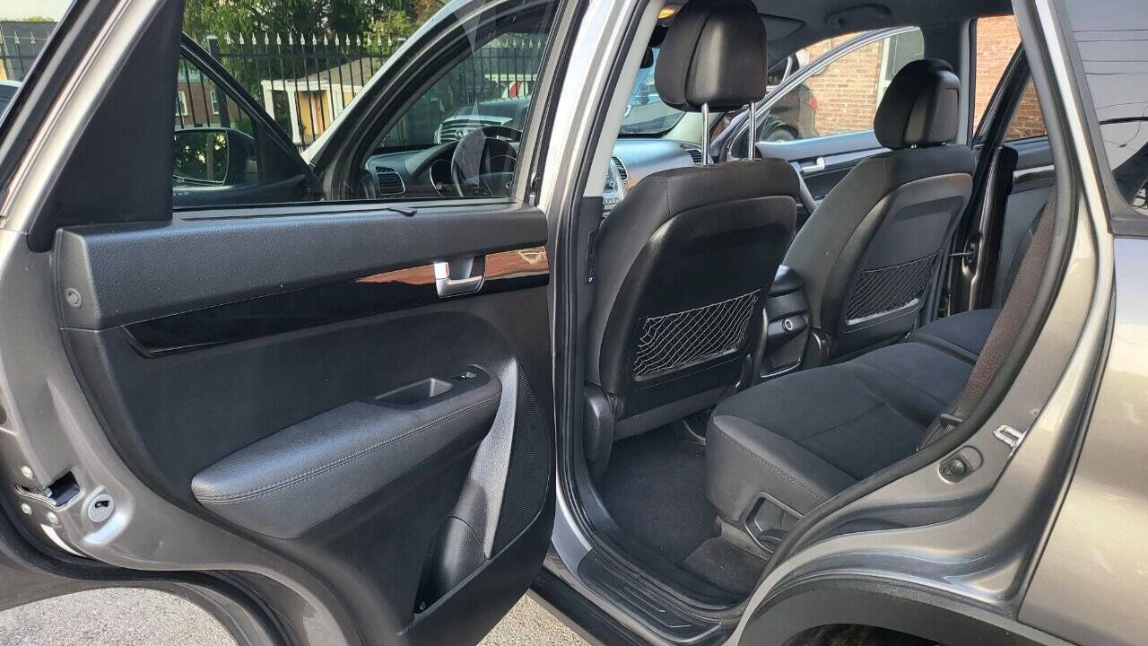 Used 2014 Kia Sorento LX w/ Touring Package (LX) image 15