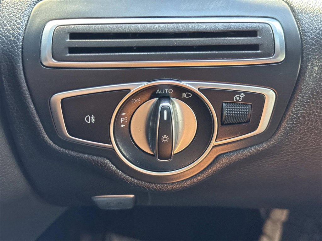 Used 2019 Mercedes-Benz C 300 C 300 image 26