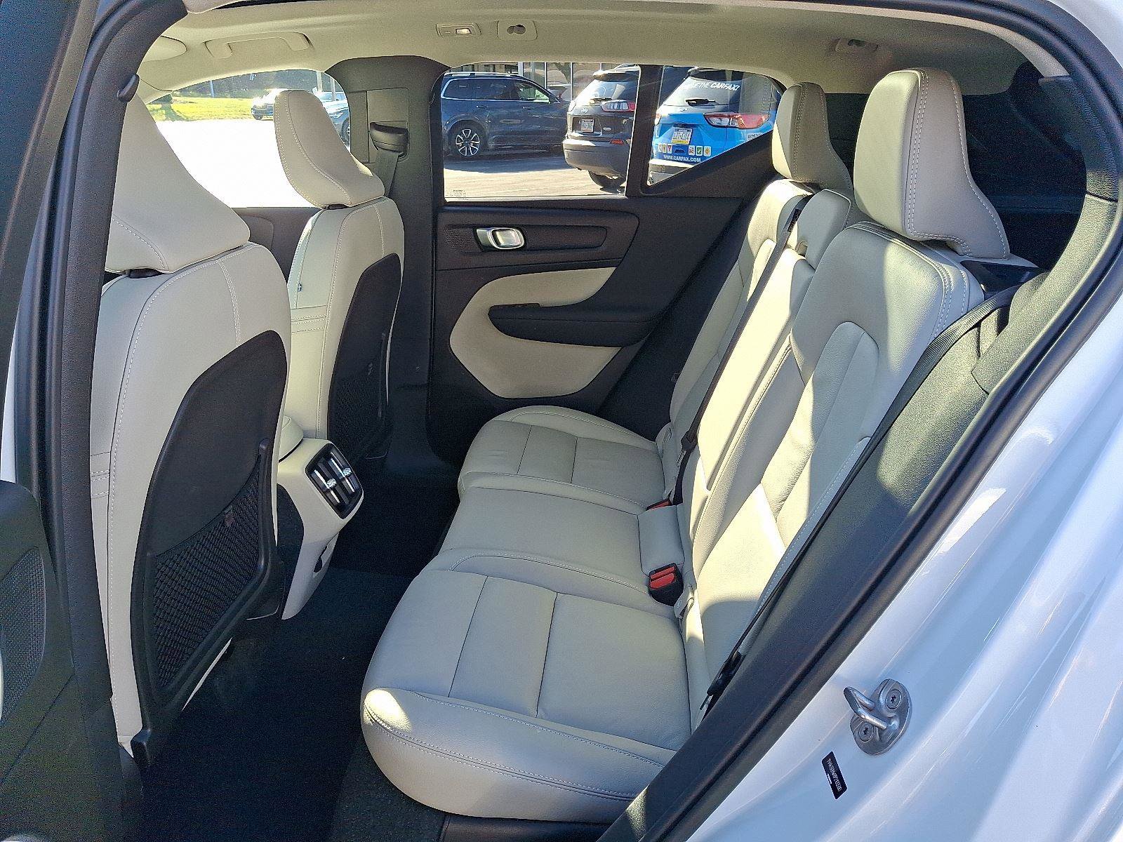 Certified 2023 Volvo XC40 B4 Plus w/ Climate Package image 10