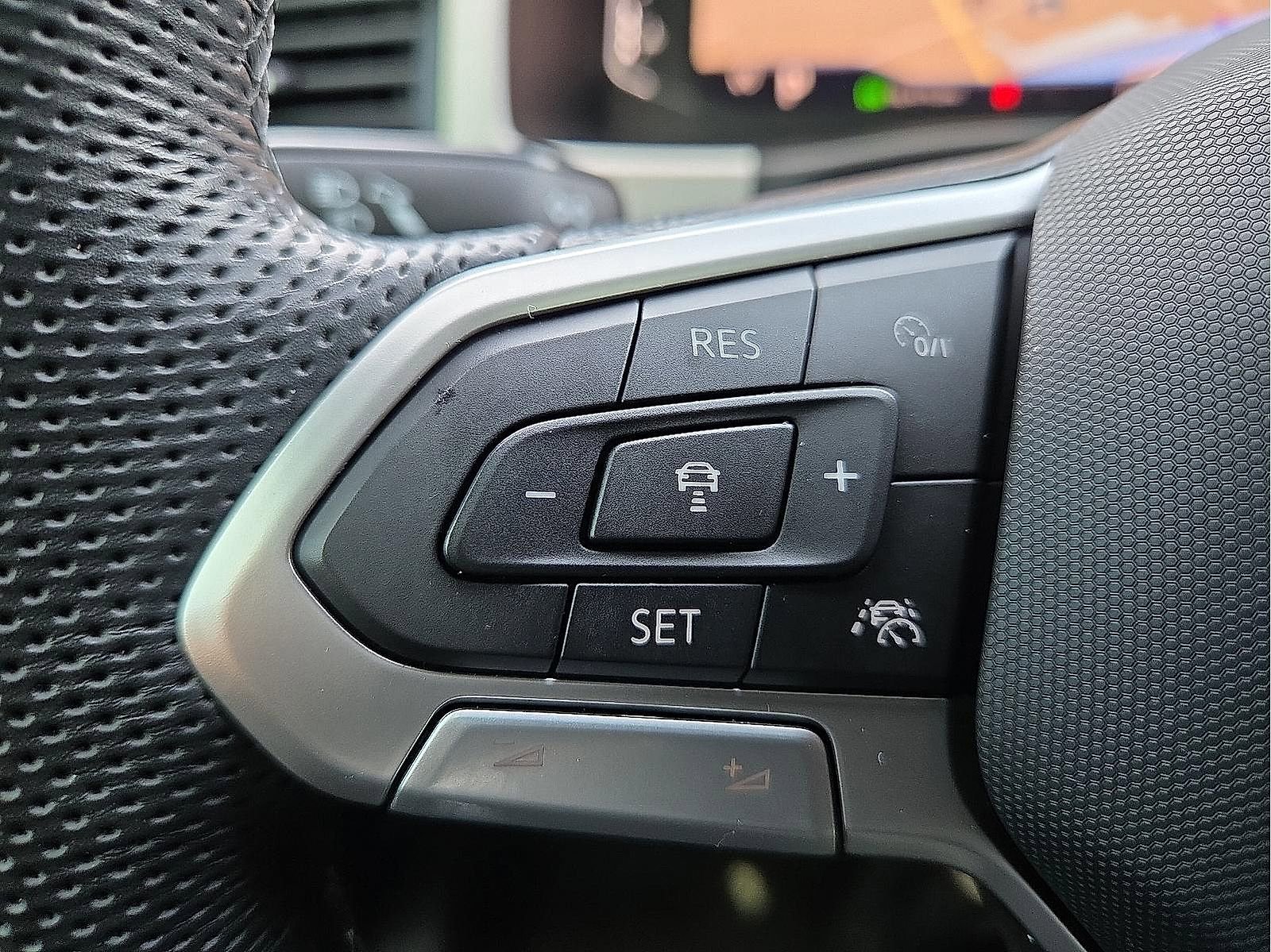 Used 2023 Volkswagen Atlas Cross Sport SEL R-Line image 17