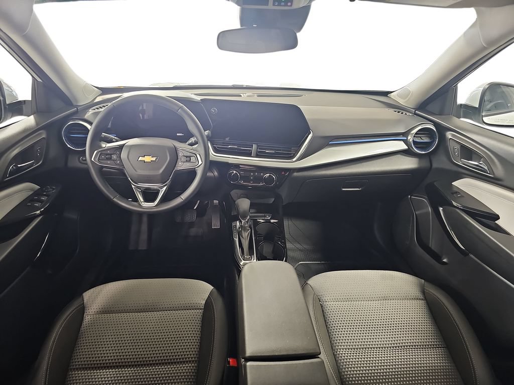 Certified 2024 Chevrolet Trax LT w/ Driver Confidence Package FWD image 11