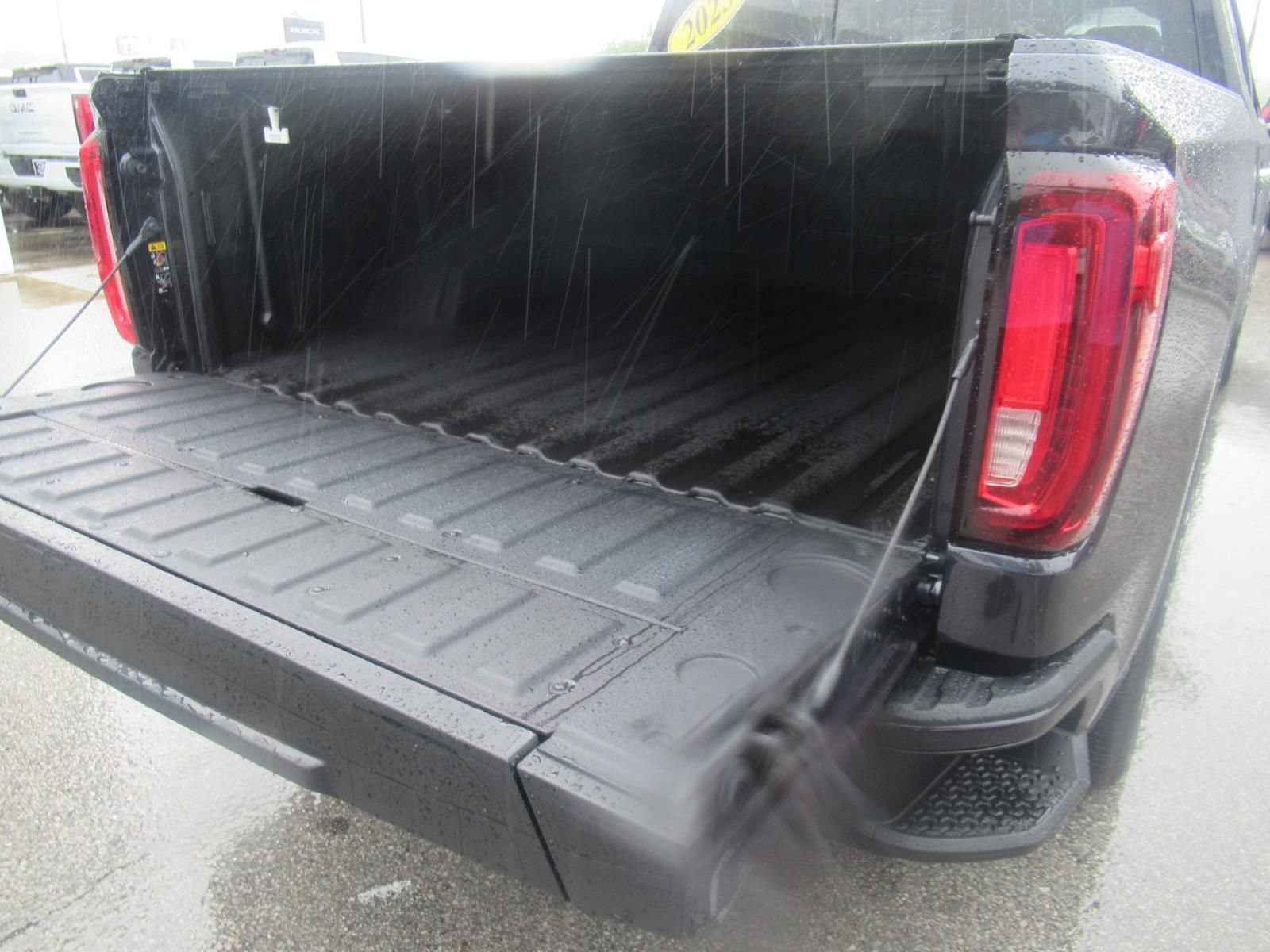 Used 2025 GMC Sierra 1500 Denali w/ Denali Reserve Package AWD/4WD image 35