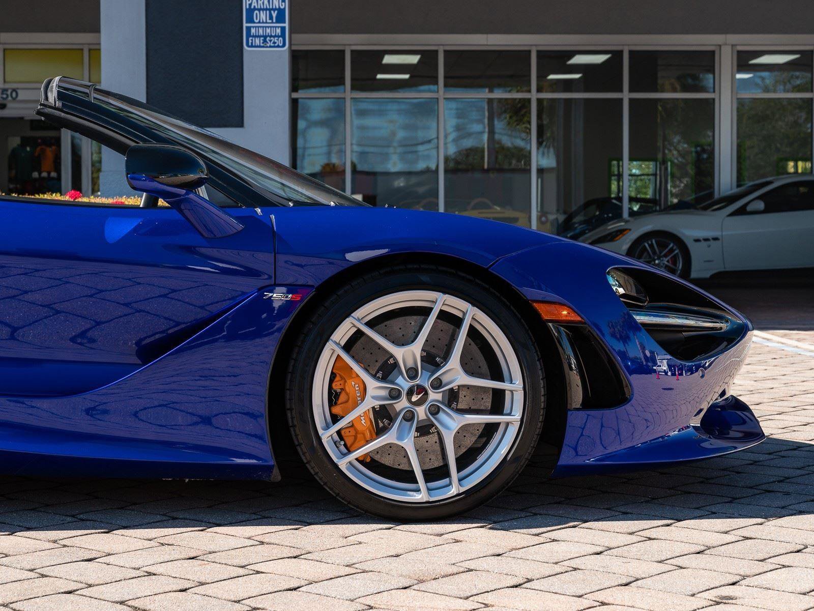 Used 2024 McLaren 750S Spider image 31