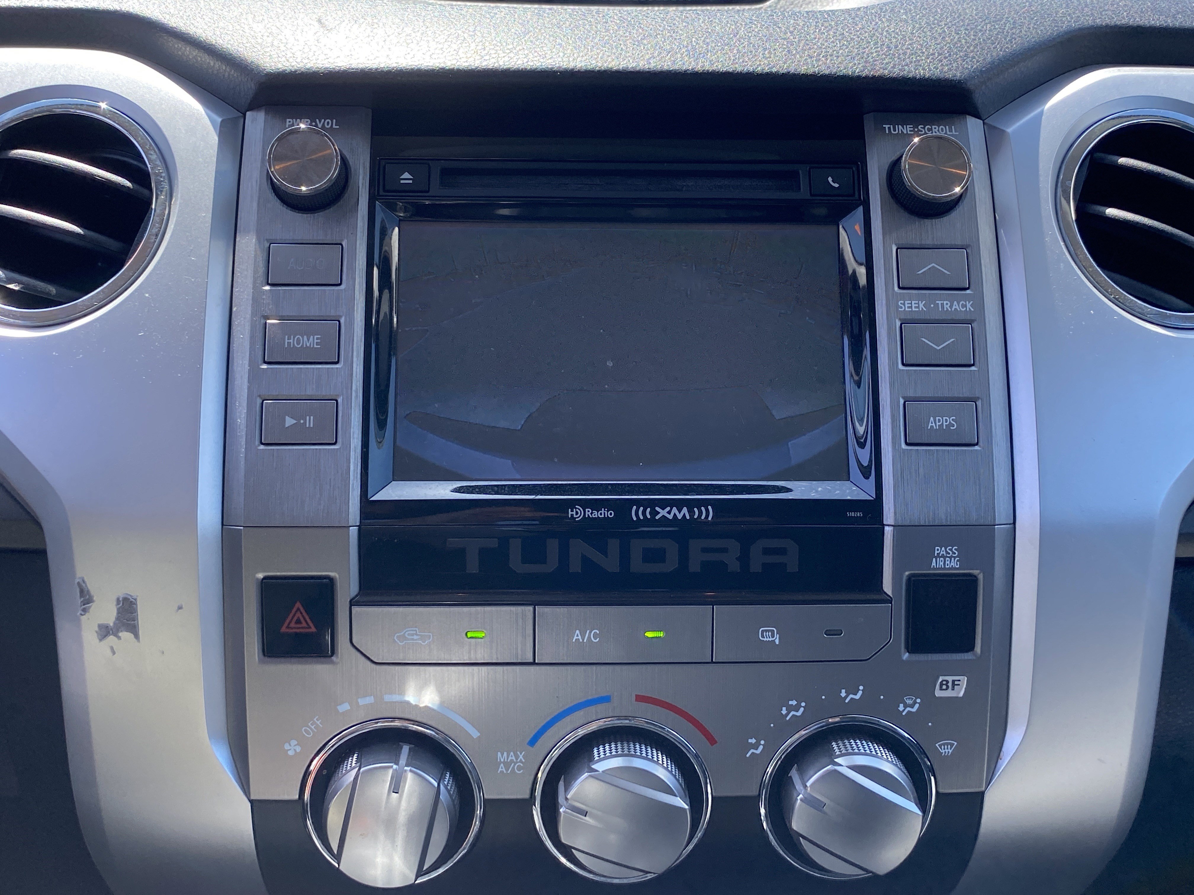 Used 2018 Toyota Tundra SR5 w/ SR5 Upgrade Package image 11