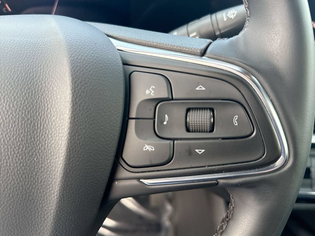 Used 2024 Buick Envista Sport Touring w/ Convenience I Package FWD image 10