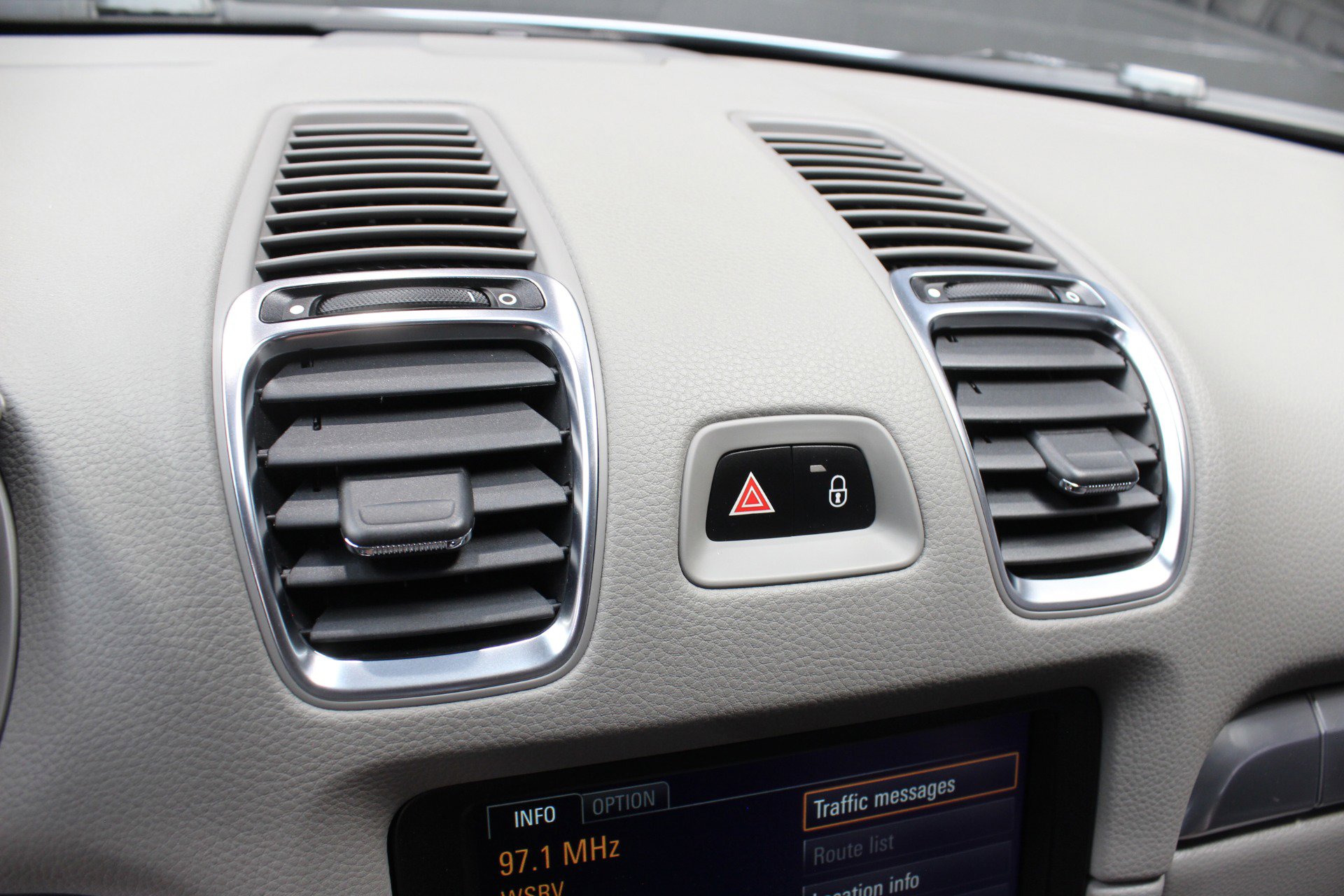 Used 2015 Porsche Cayman image 44