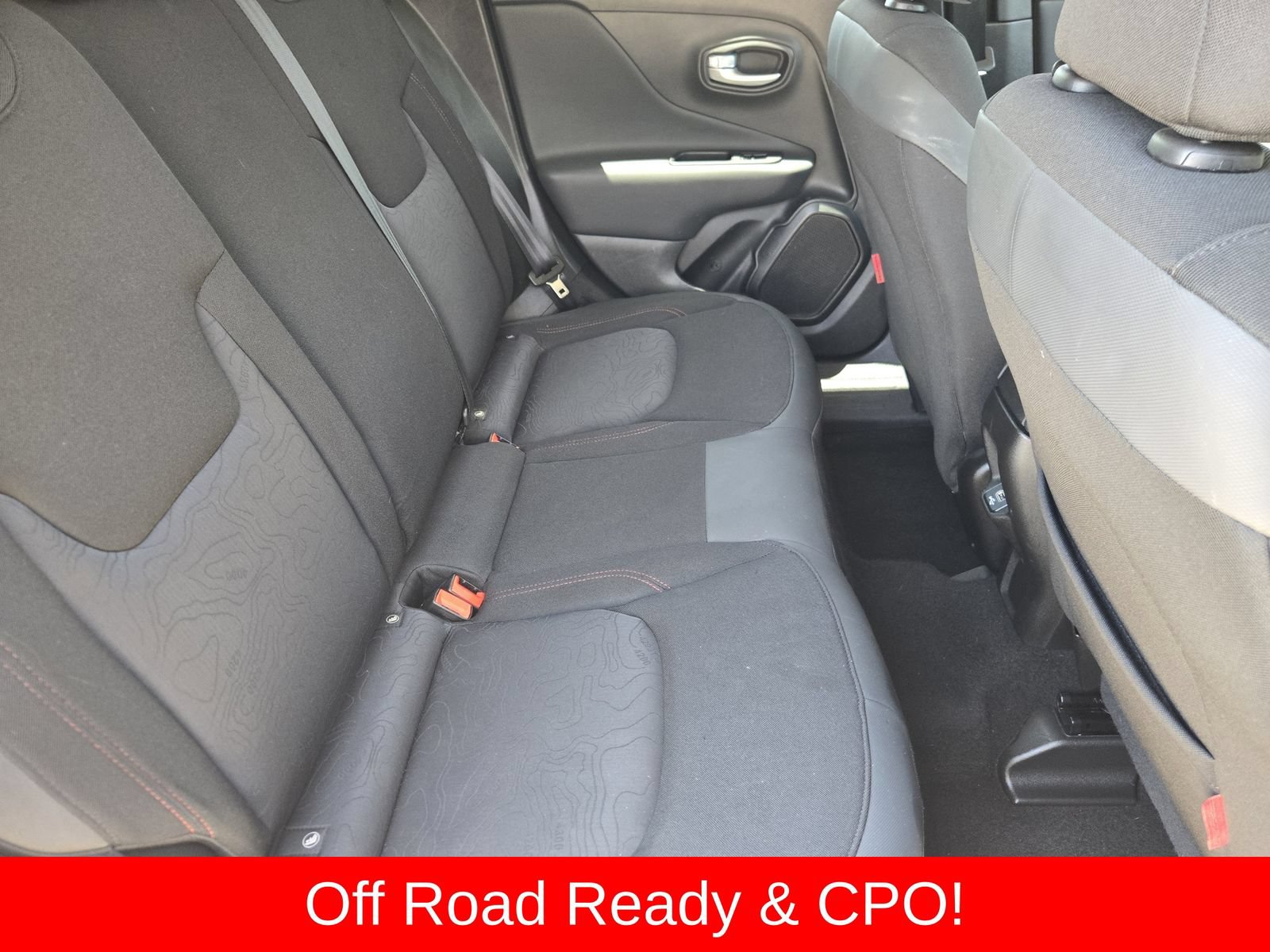 Used 2023 Jeep Renegade Trailhawk AWD/4WD image 38