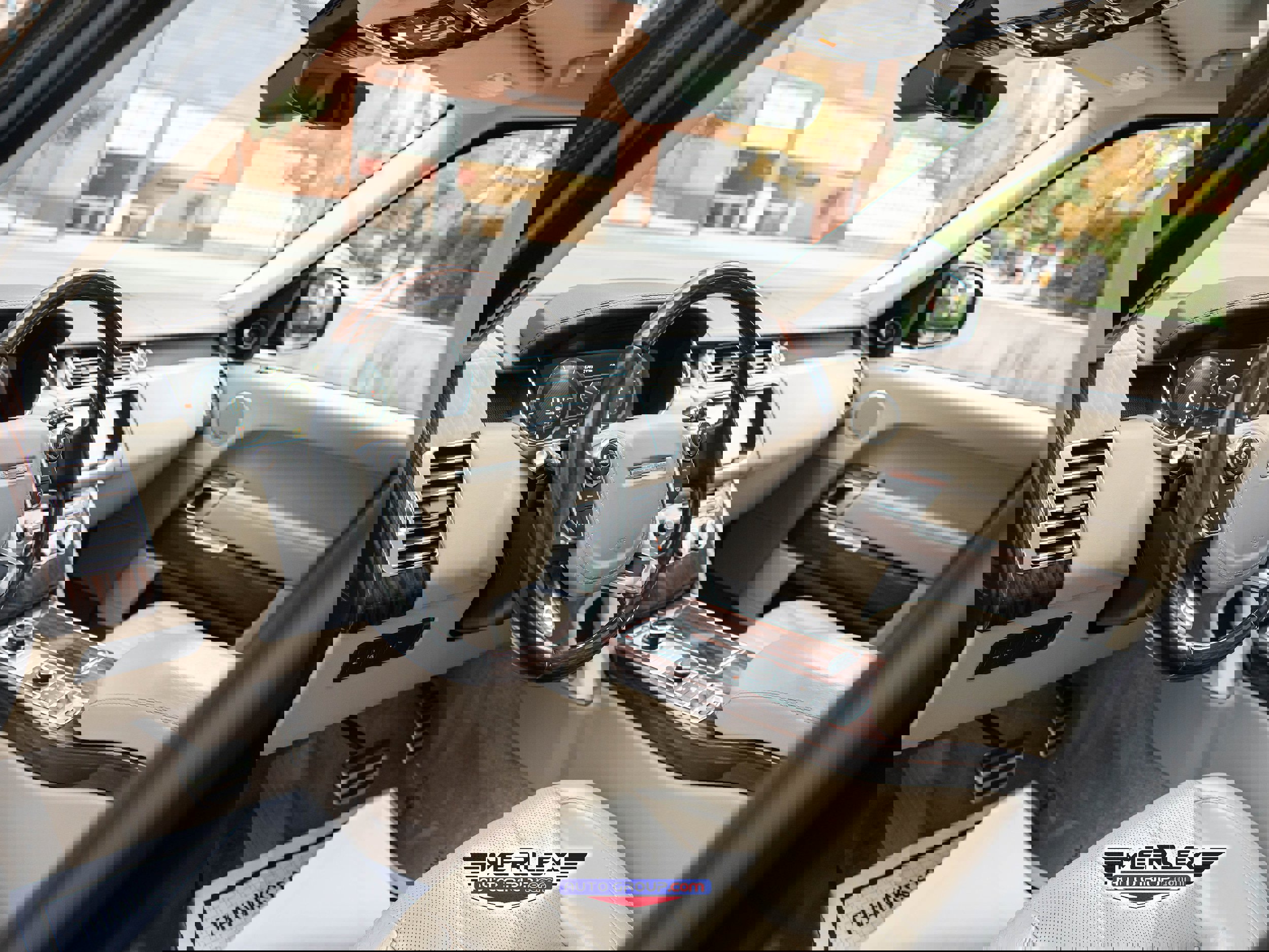 Used 2017 Land Rover Range Rover Supercharged image 13