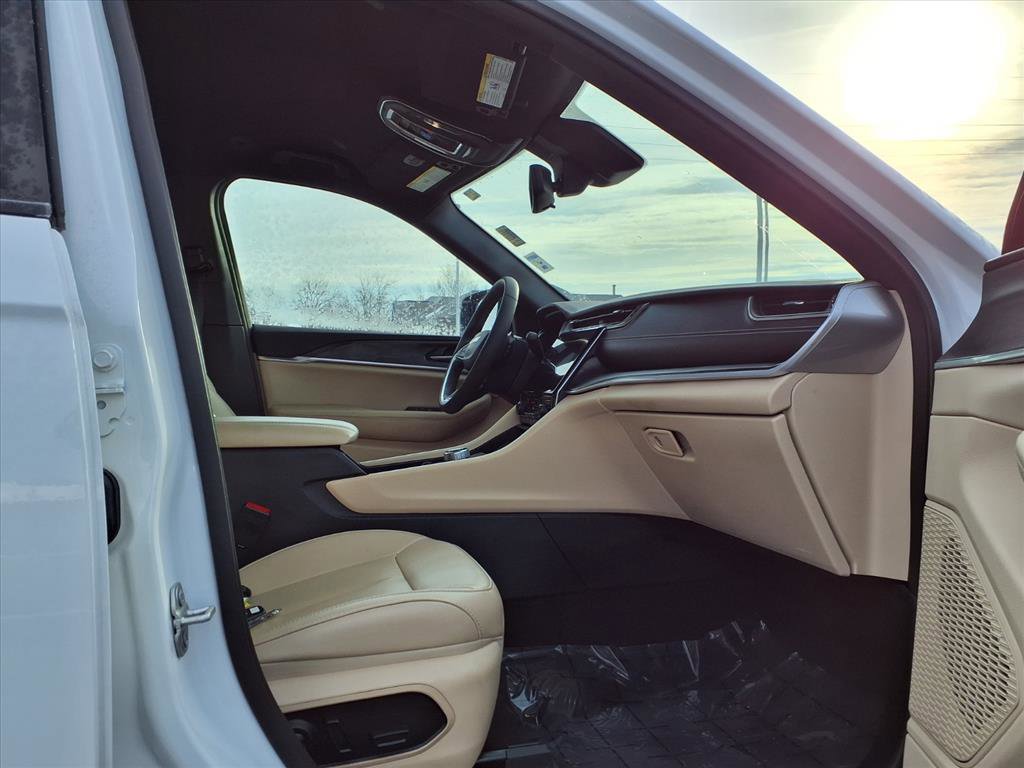 Used 2024 Jeep Grand Cherokee Limited image 26