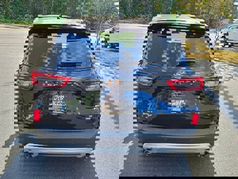 New 2025 Ford Escape SE image 12