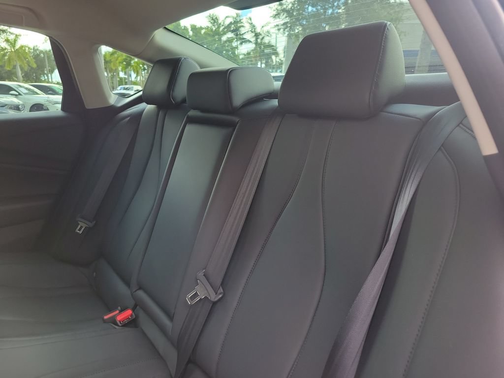 Used 2023 Acura TLX FWD image 12