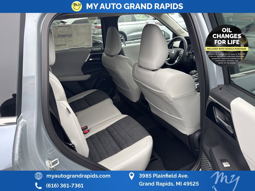 Used 2026 Mitsubishi Outlander SE AWD/4WD image 14