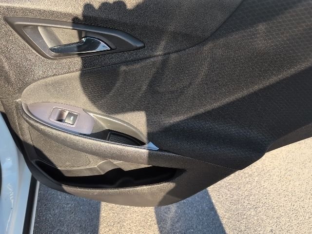 Used 2022 Chevrolet Malibu LT image 16