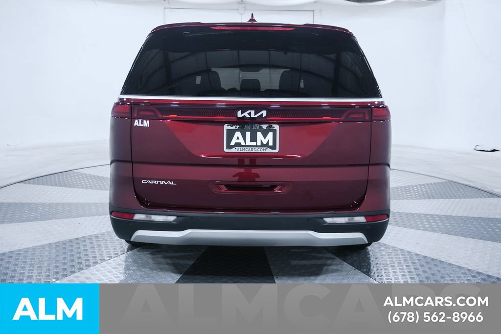 Used 2024 Kia Carnival LX FWD image 5