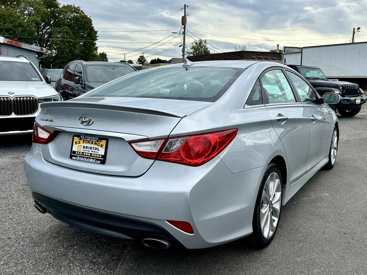 Used 2014 Hyundai Sonata SE w/ Premium Package 04 FWD image 8