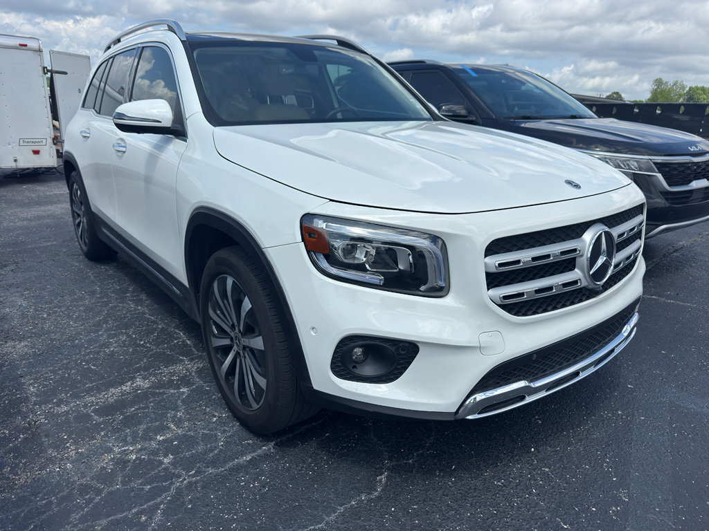 Used 2022 Mercedes-Benz GLB 250 w/ Premium Package Lite image 2