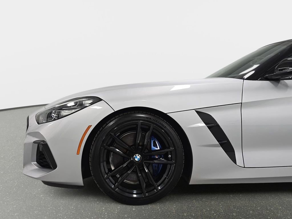 Used 2022 BMW Z4 M40i w/ Shadowloine Package RWD image 10