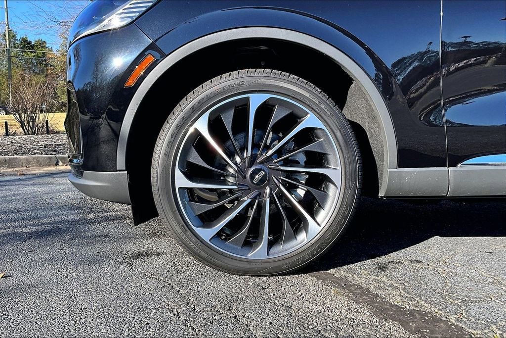Used 2025 Lincoln Aviator Reserve w/ Equipment Group 201A image 9