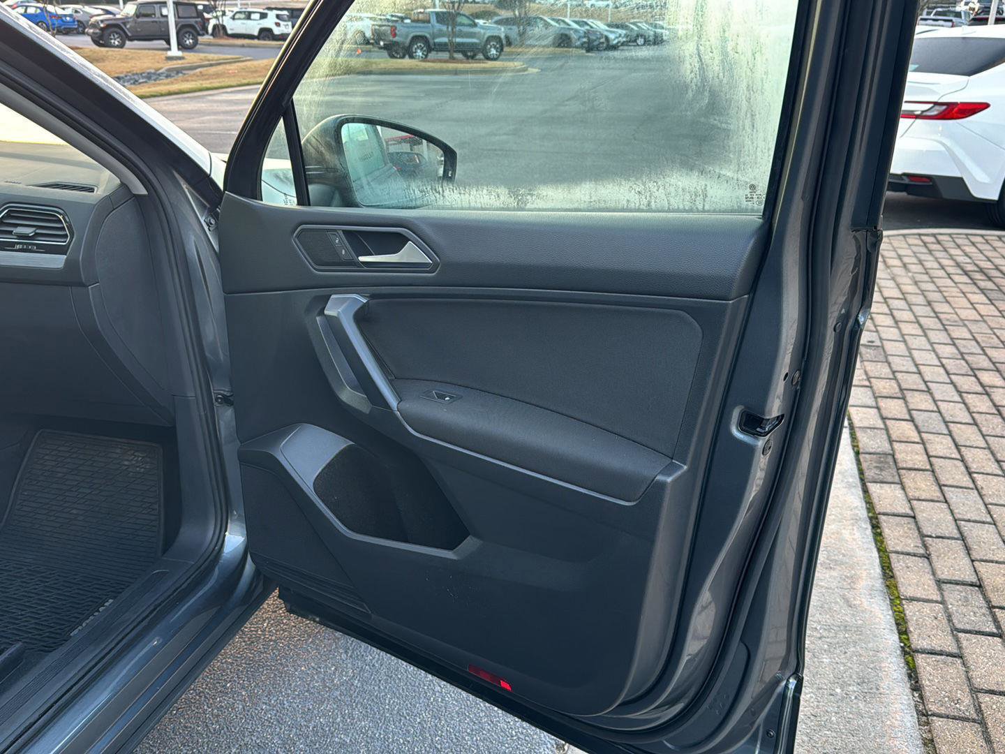 Used 2021 Volkswagen Tiguan S image 12