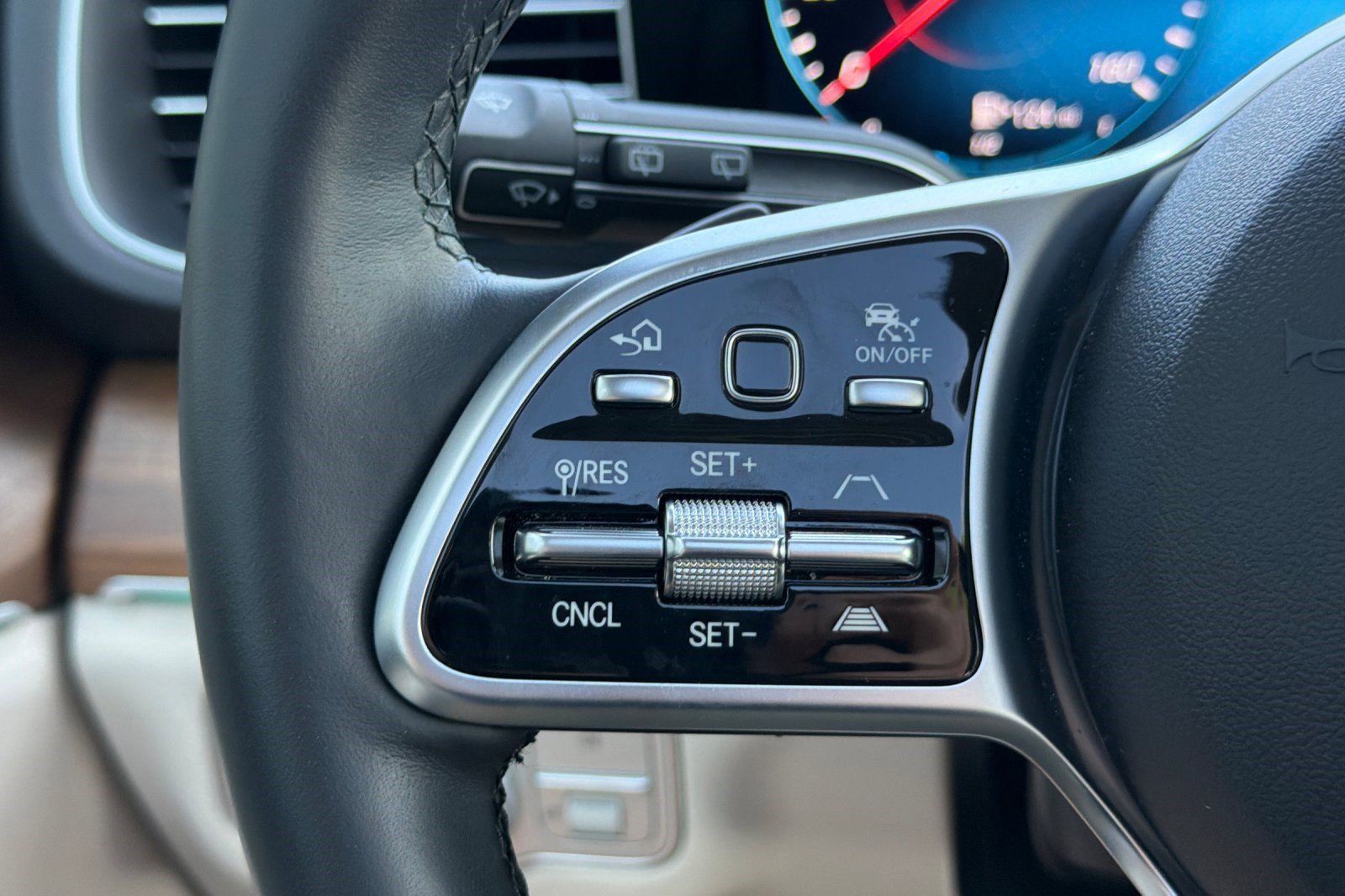 Used 2023 Mercedes-Benz GLE 450 4MATIC image 30