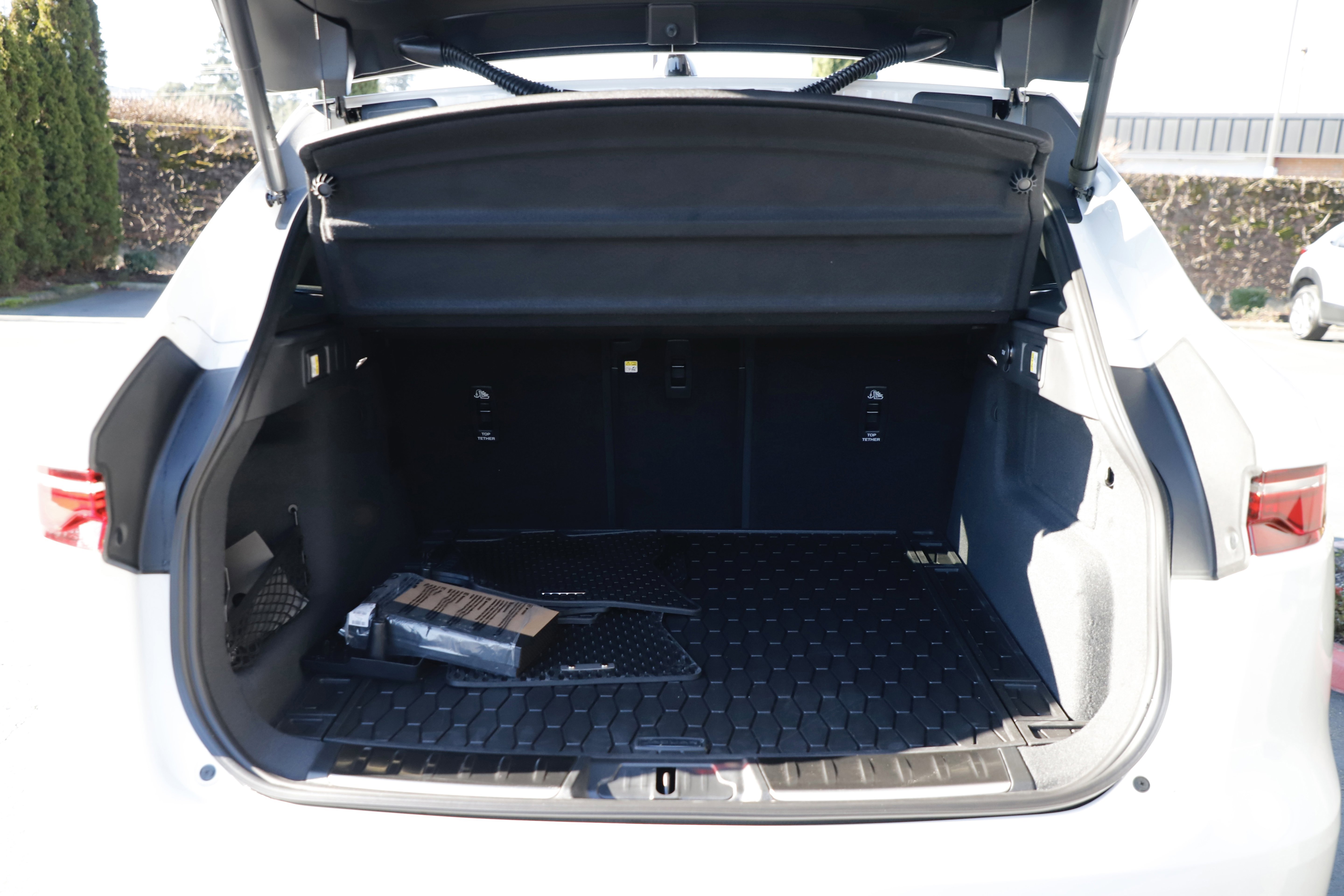 New 2026 Jaguar F-PACE R-Dynamic S image 16