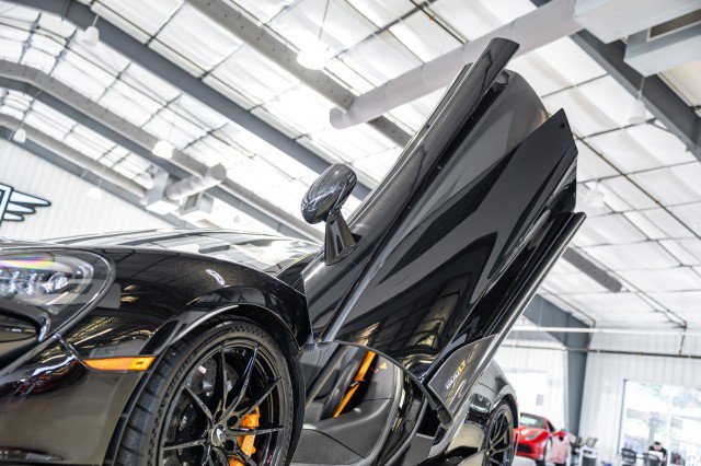 Used 2020 McLaren 600LT Spider RWD image 13
