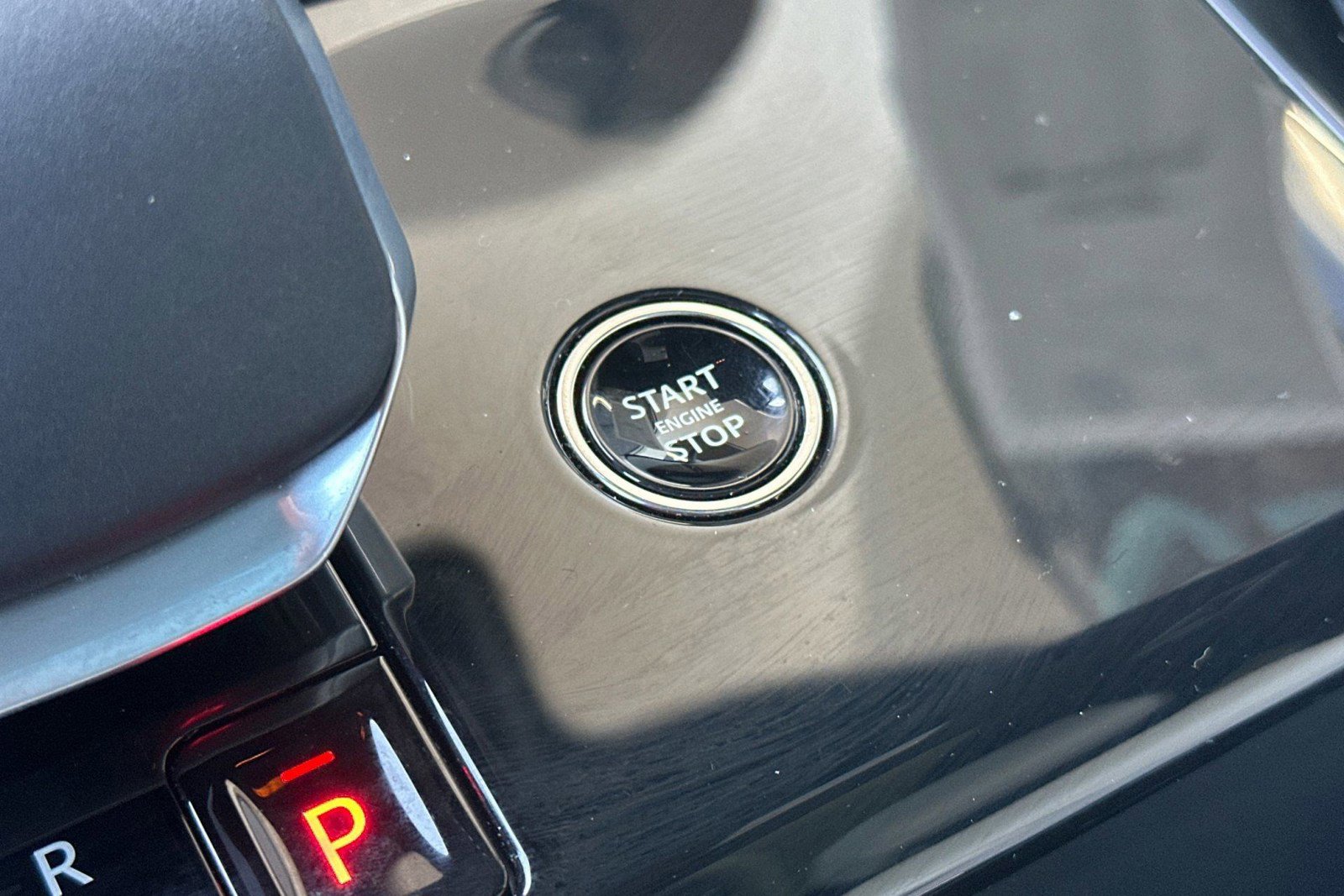 Certified 2025 Land Rover Range Rover Sport image 36