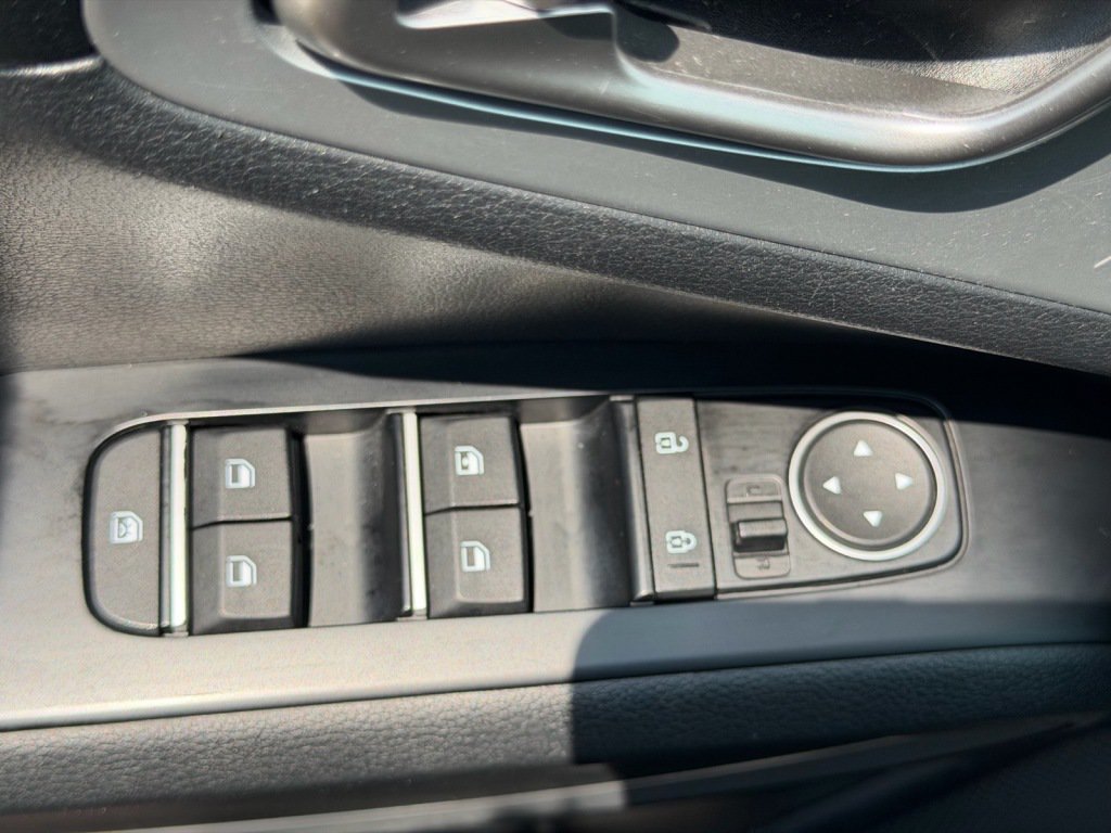 Used 2020 Kia Soul LX FWD image 11