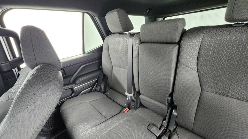 Used 2025 Toyota 4Runner SR5 AWD/4WD image 14