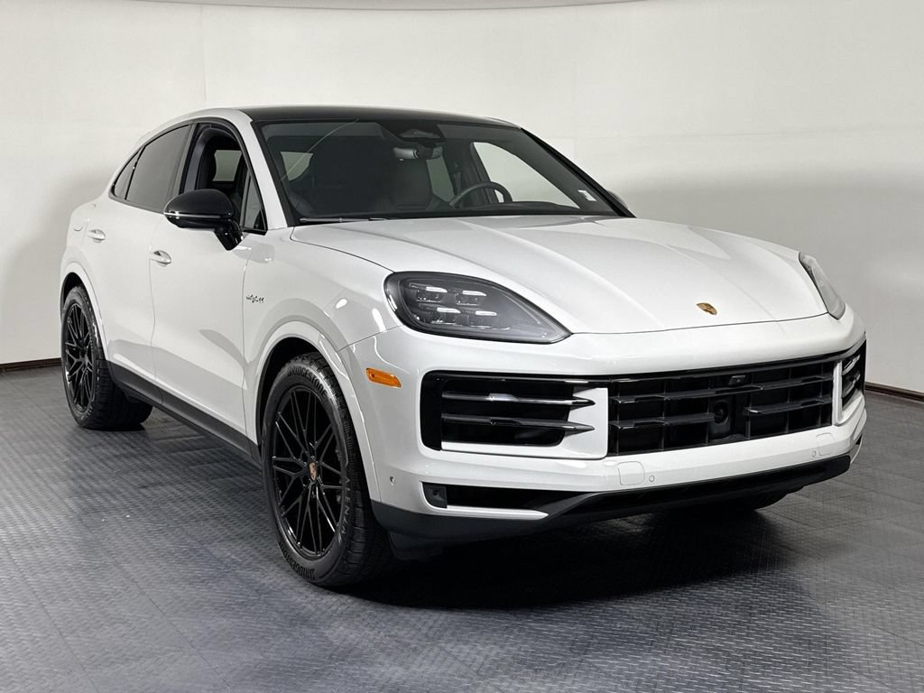 Certified 2026 Porsche Cayenne E-Hybrid Coupe AWD/4WD image 9