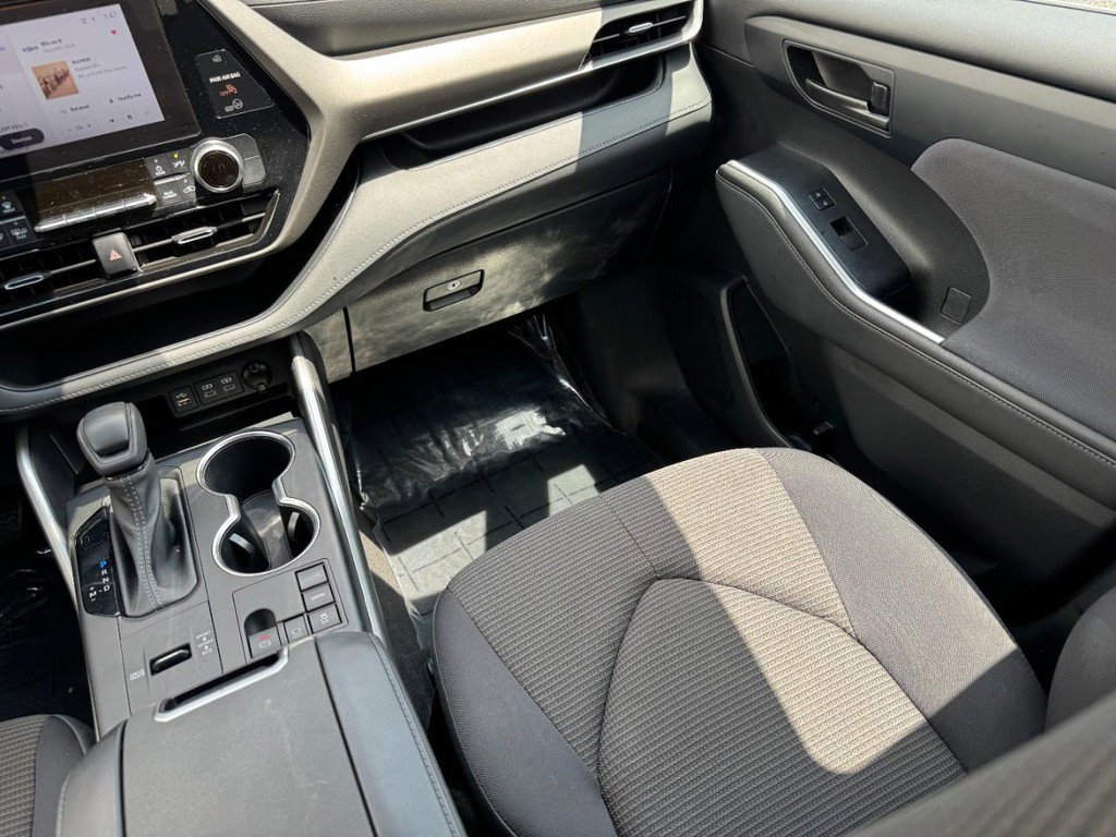 Used 2023 Toyota Highlander image 15