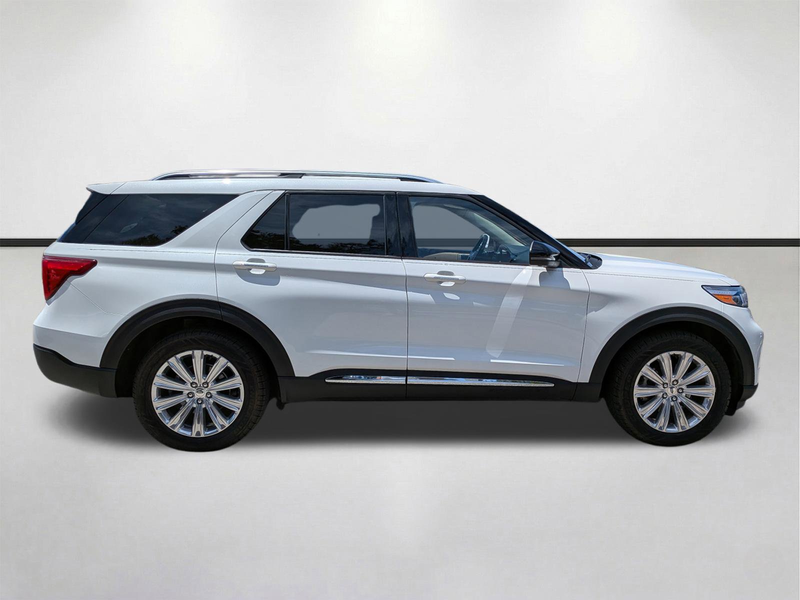 Used 2020 Ford Explorer Limited w/ Class III Trailer Tow Package image 3