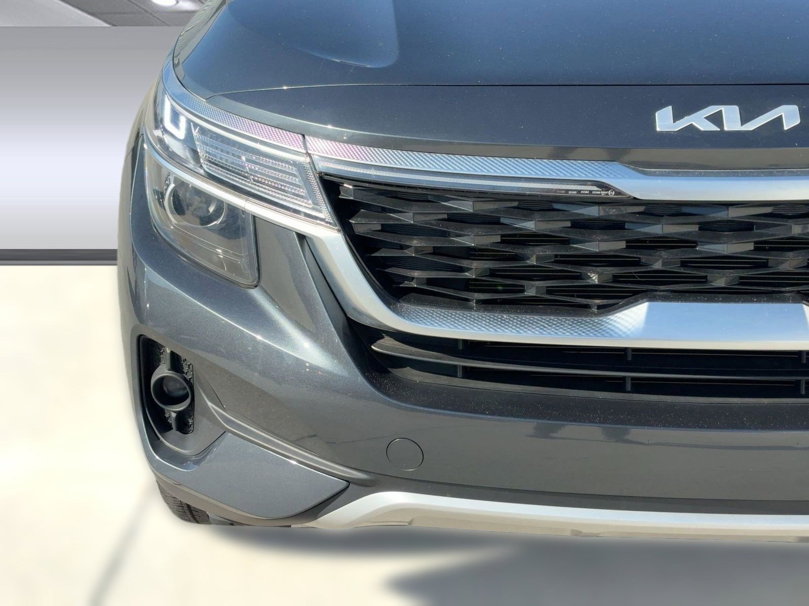 Used 2023 Kia Seltos EX image 11