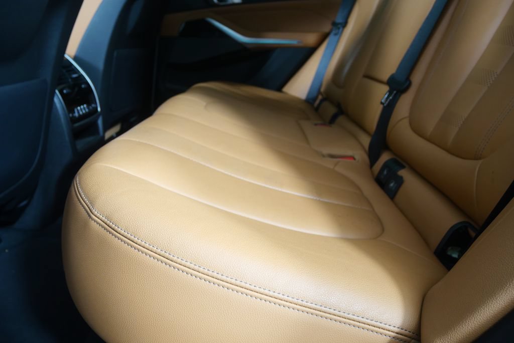 Used 2021 BMW X5 xDrive40i w/ Premium Package AWD/4WD image 14
