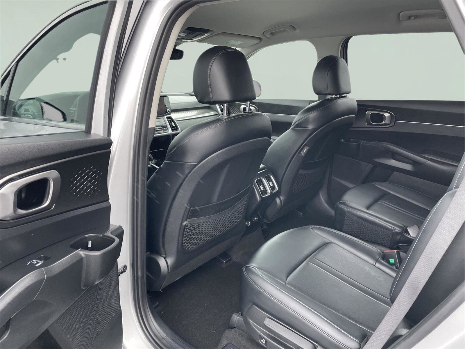 Used 2023 Kia Sorento EX image 15