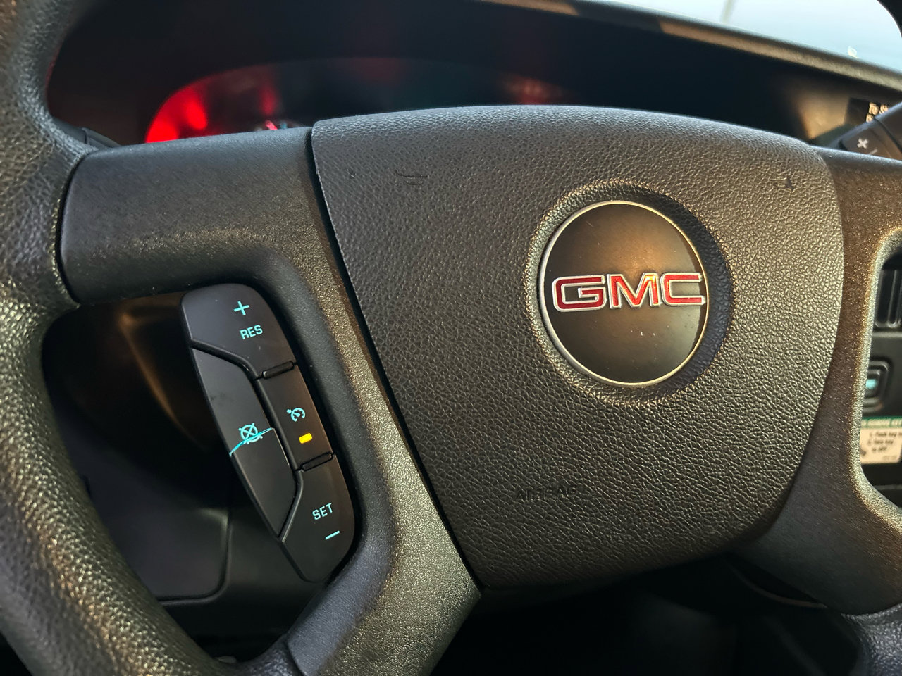 Used 2022 GMC Savana 2500 w/ Driver Convenience Package image 21