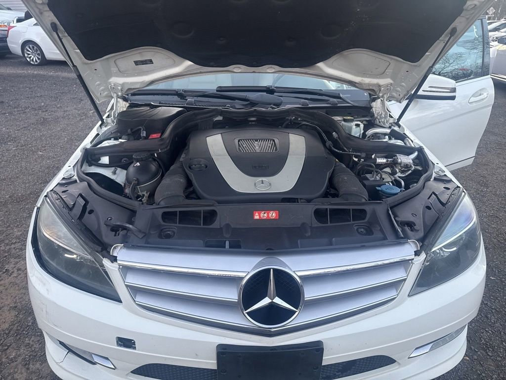 Used 2011 Mercedes-Benz C 300 4MATIC Sedan image 58