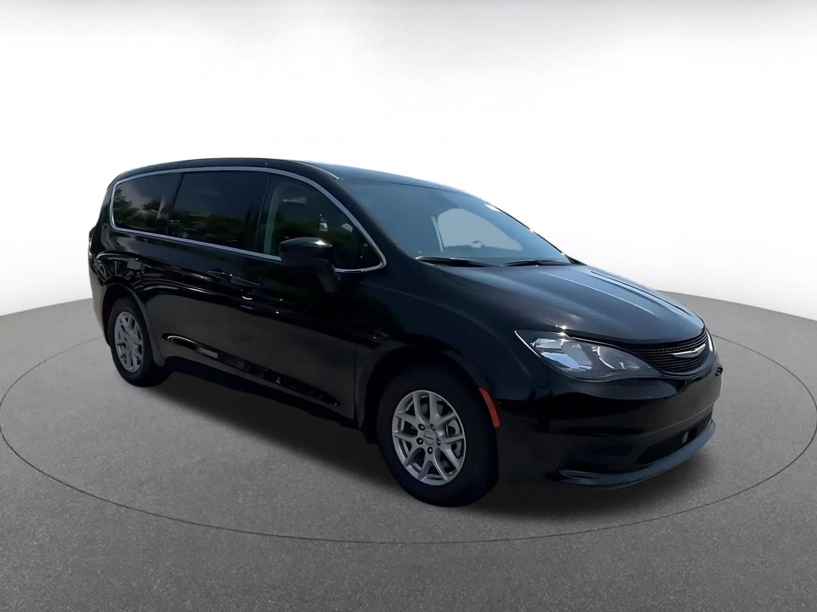 Used 2024 Chrysler Voyager LX FWD video 2