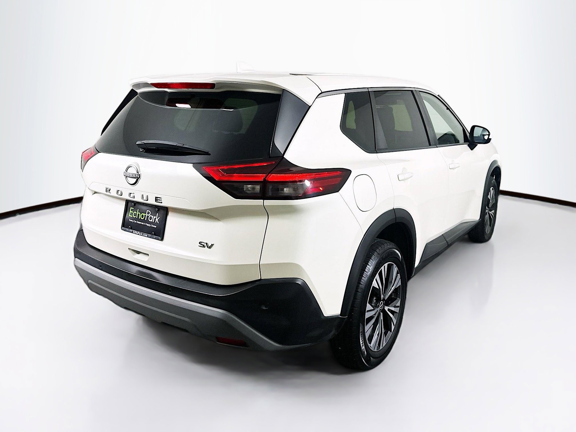 Used 2023 Nissan Rogue SV FWD image 9