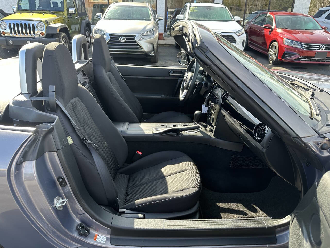 Used 2008 MAZDA MX-5 Miata Sport image 19