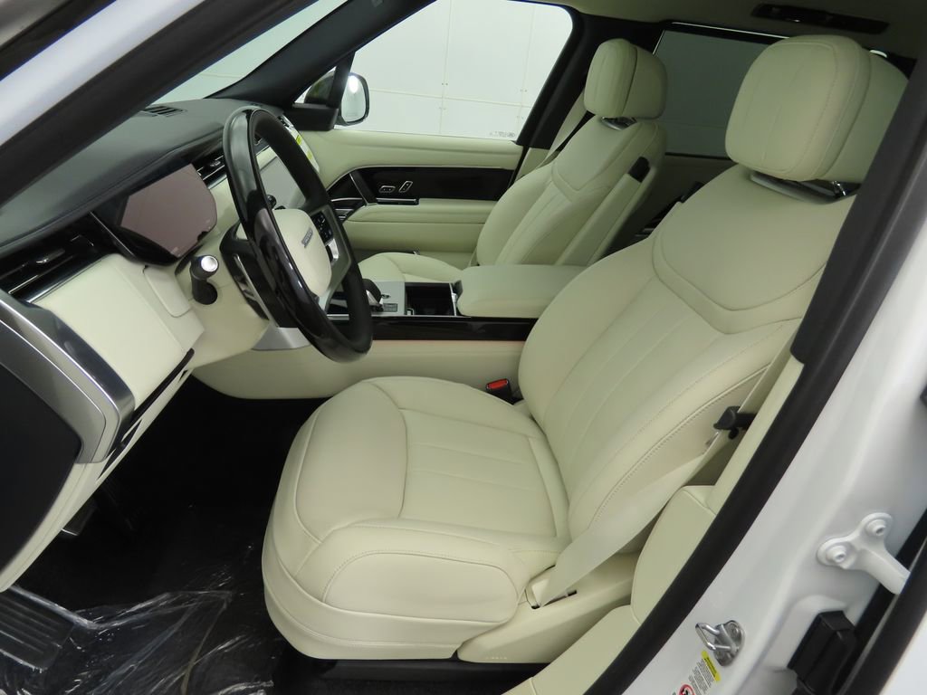 New 2025 Land Rover Range Rover Long Wheelbase SE image 19