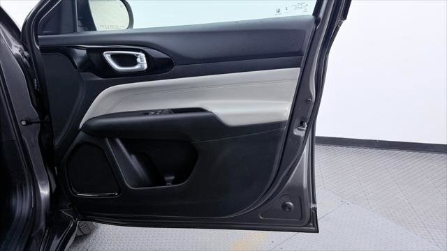 Used 2023 Jeep Compass Limited AWD/4WD image 22