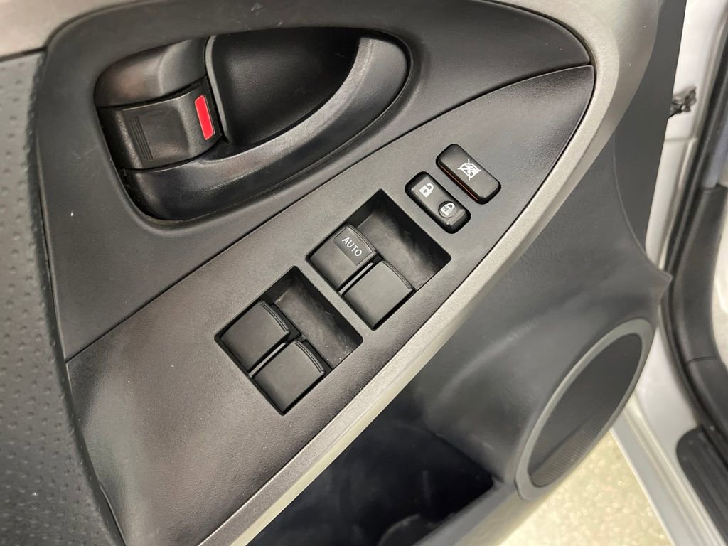 Used 2014 Toyota RAV4 EV image 14