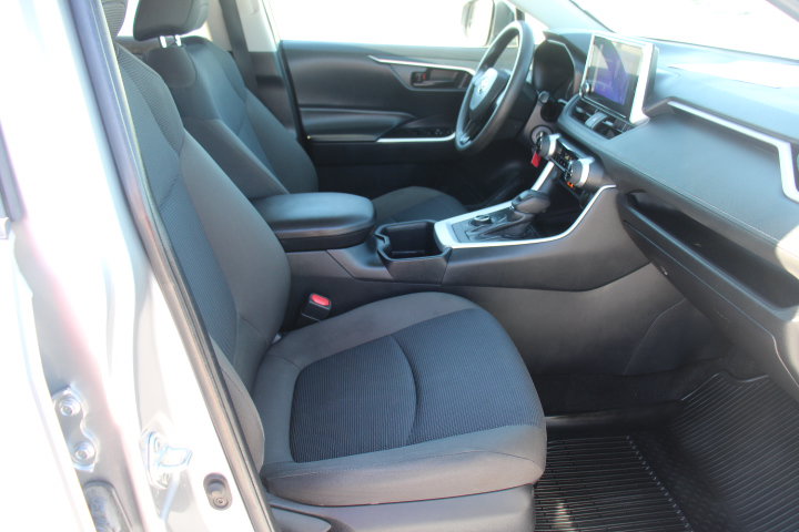 Used 2023 Toyota RAV4 LE AWD/4WD image 18