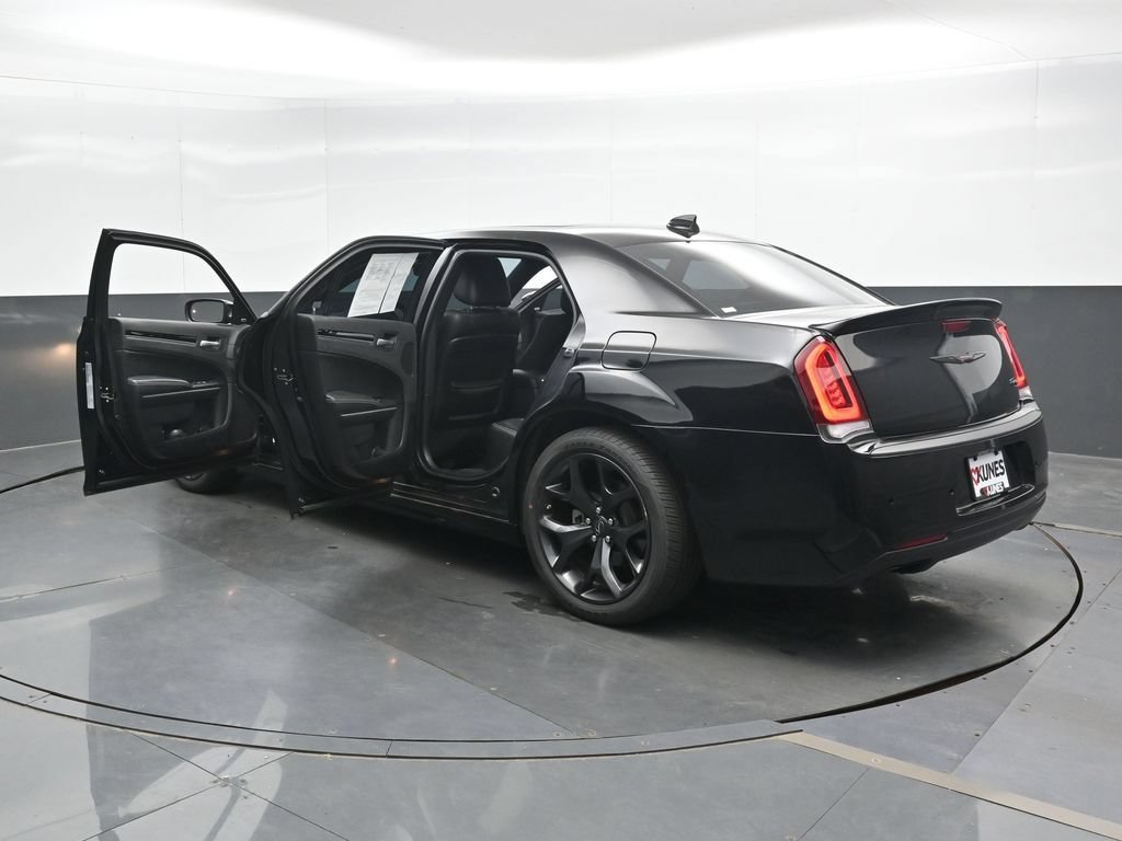 Used 2022 Chrysler 300 S RWD image 48