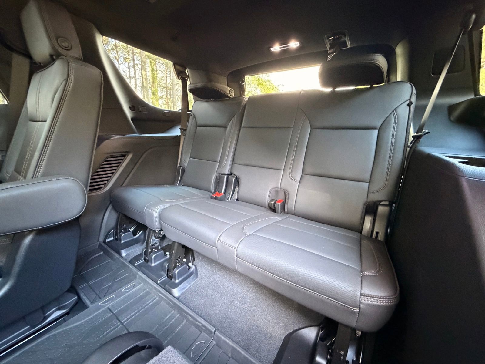Used 2026 Chevrolet Tahoe High Country AWD/4WD image 16